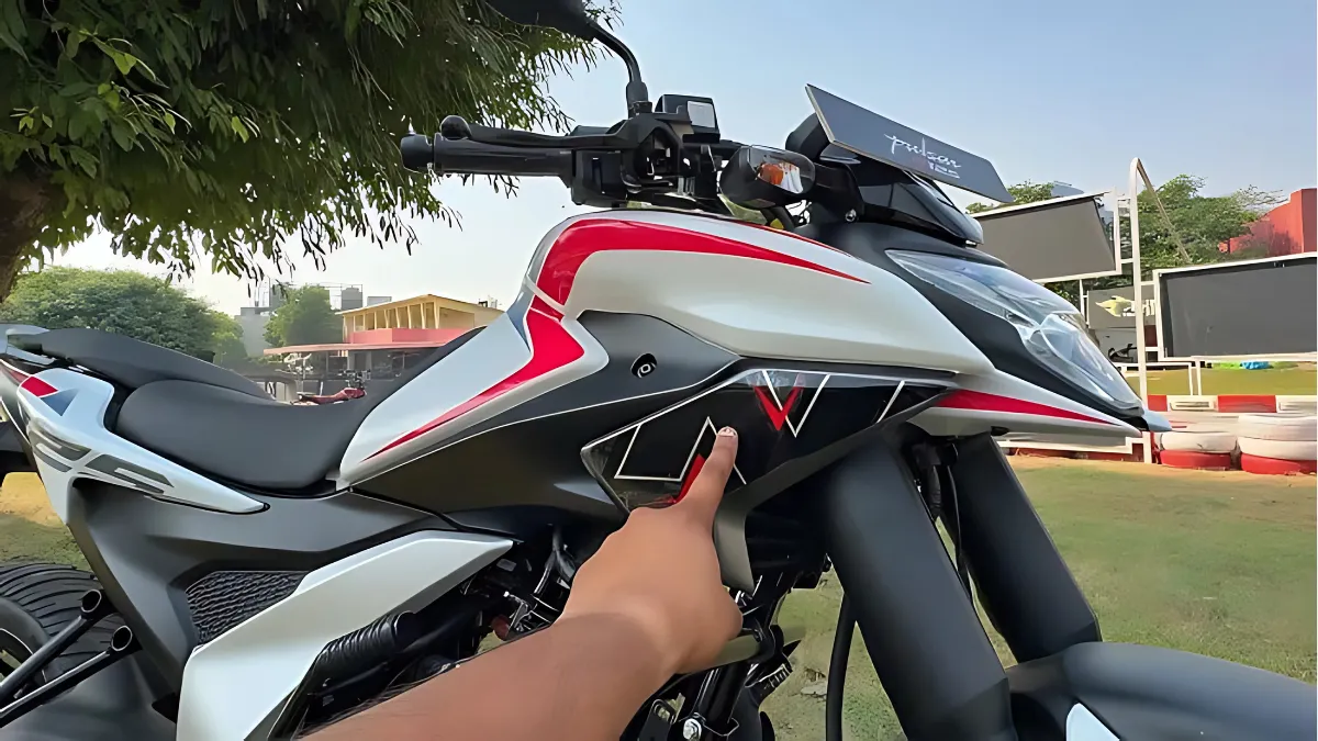 Bajaj Pulsar N150 Full Details